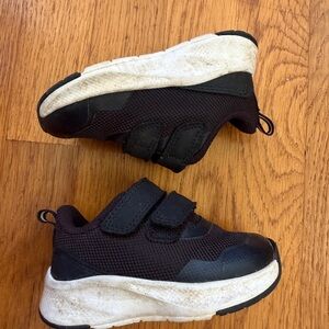 Toddler Black Velcro Sneakers, size 4
